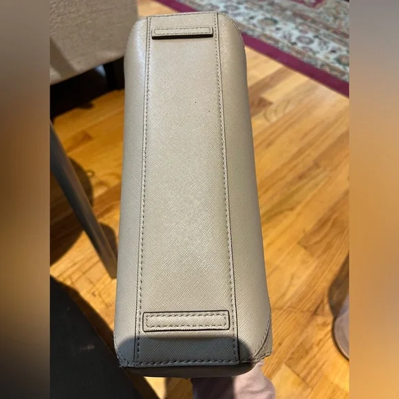 Tory Burch Robinson Small Zip Leather Tote - Picture 8 of 17